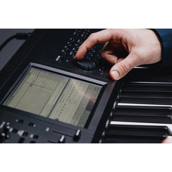 Korg Kronos 73 Digital usic Workstation