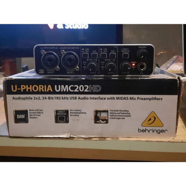 Behringer UMC202HD USB Audio Interface